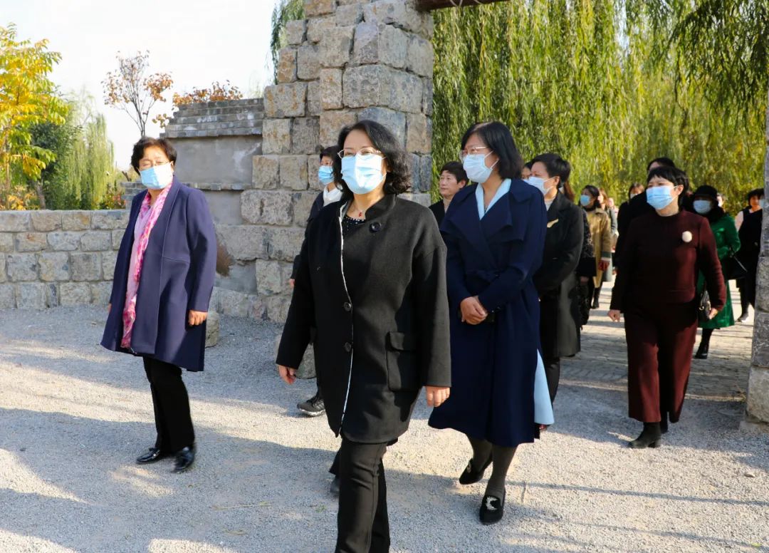 省妇联组织全国巾帼抗疫先进典型代表到石家庄市鹿泉区观摩交流
