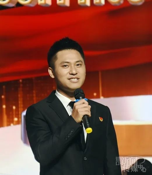 在全国及辽宁省第七届好记者讲好故事比赛中取得优异成绩的刘征,赵旭