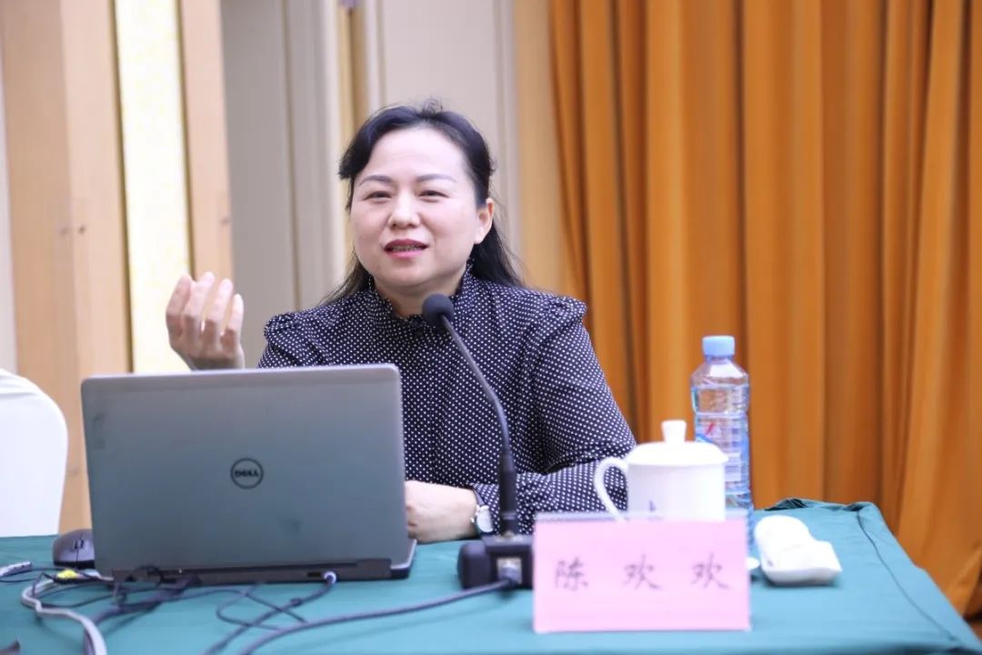 省司法厅普法与依法治理处处长陈欢欢为学员讲授怎样发挥妇女"法律