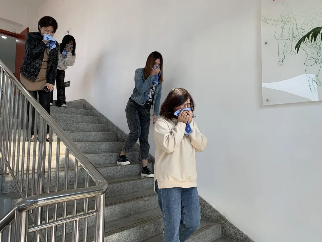 安全安全逃生珍爱生命杨浦区少年宫师生员工消防安全紧急疏散联合演练