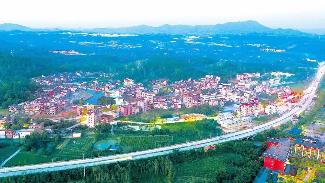 新兴县水台镇认真贯彻落实中央,省,市,县关于决战决胜脱贫攻坚的工作