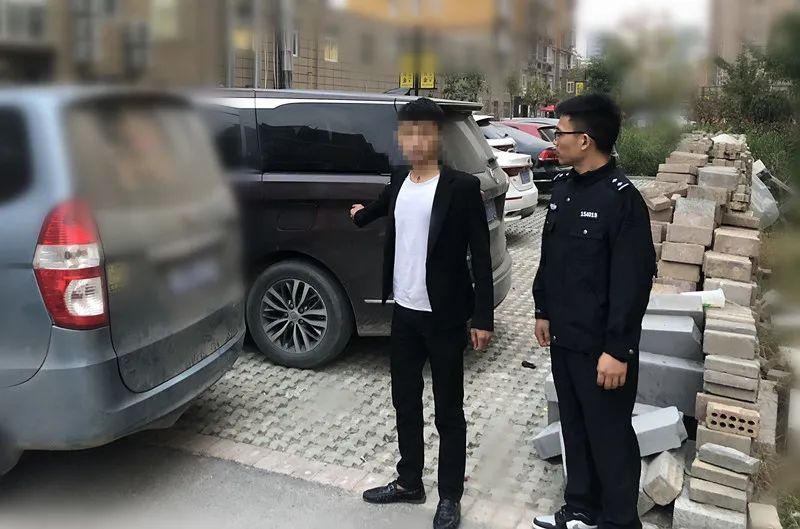 曹县警方破获系列拉车门盗窃车内财物案