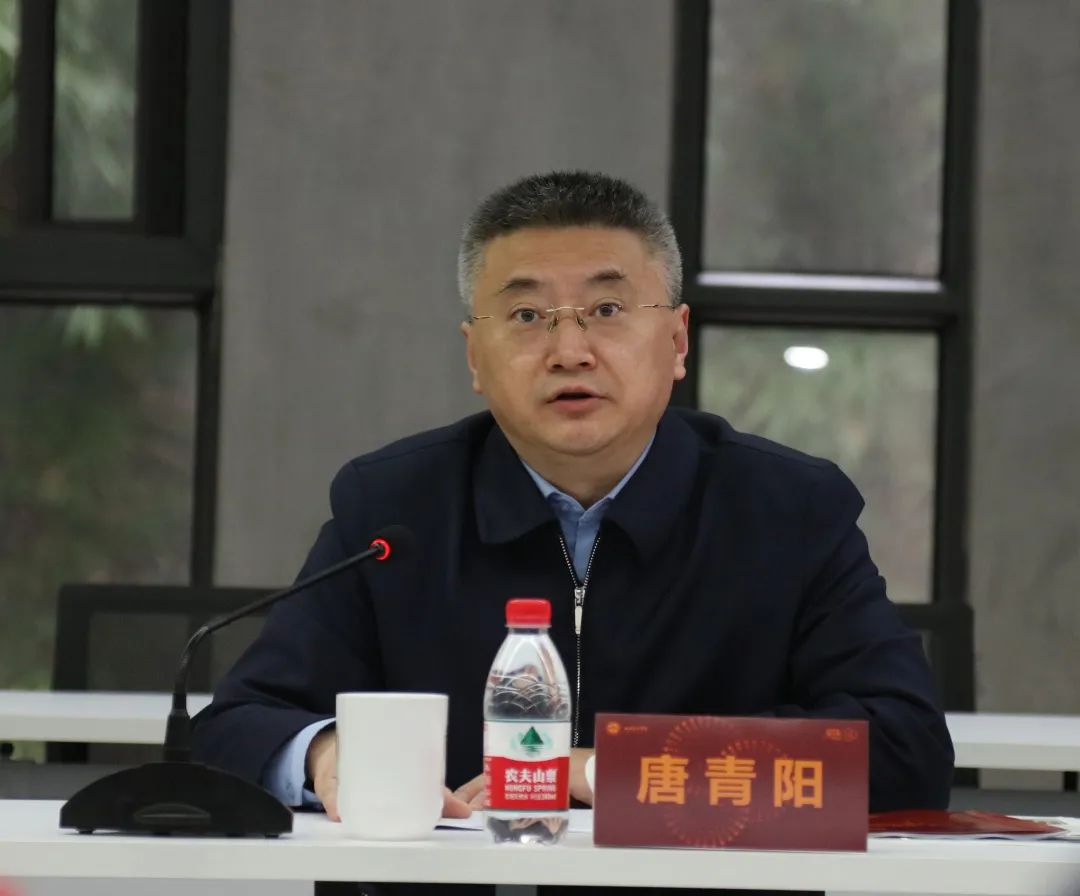 黄云,重庆市教育工委宣教处副处长程轶,中央美术学院宣传部部长秦建平