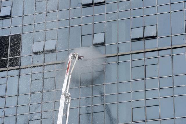 贵阳市消防救援支队高层建筑灭火救援演练现场