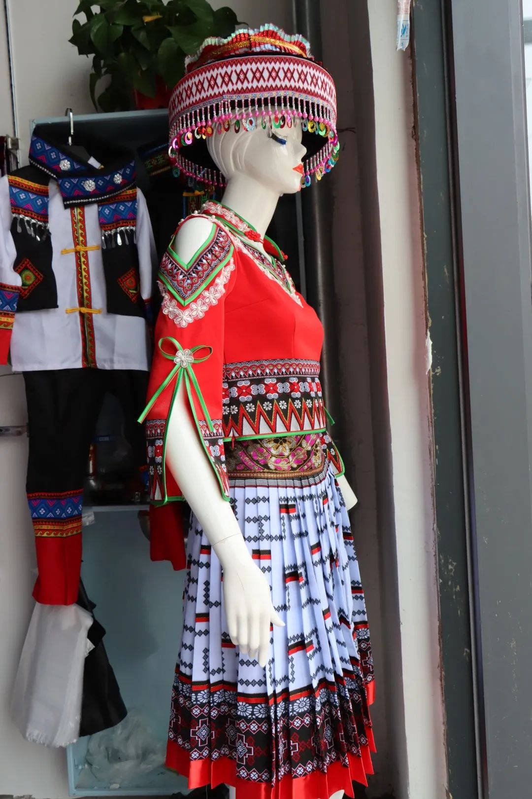 走向我们的小康生活易迁群众刘兰小店铺走出致富大路子