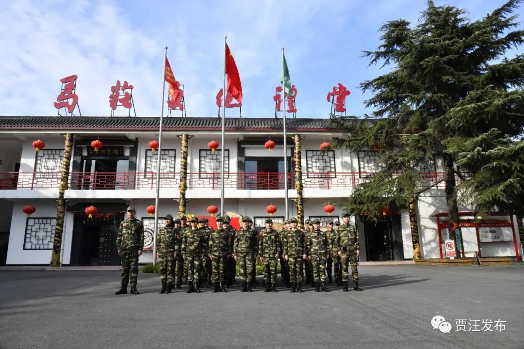 江苏省军区副司令员田厚玉来贾视察民兵营正规化建设工作