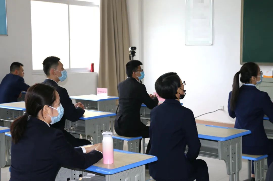 面试候考室后▲严格落实防疫措施▲规范设置考场▲有序提交复审材料