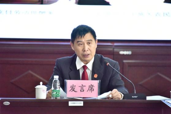 市中院审判委员会专职委员莫学平,市人社局党组成员,副局长谭晓龙,市