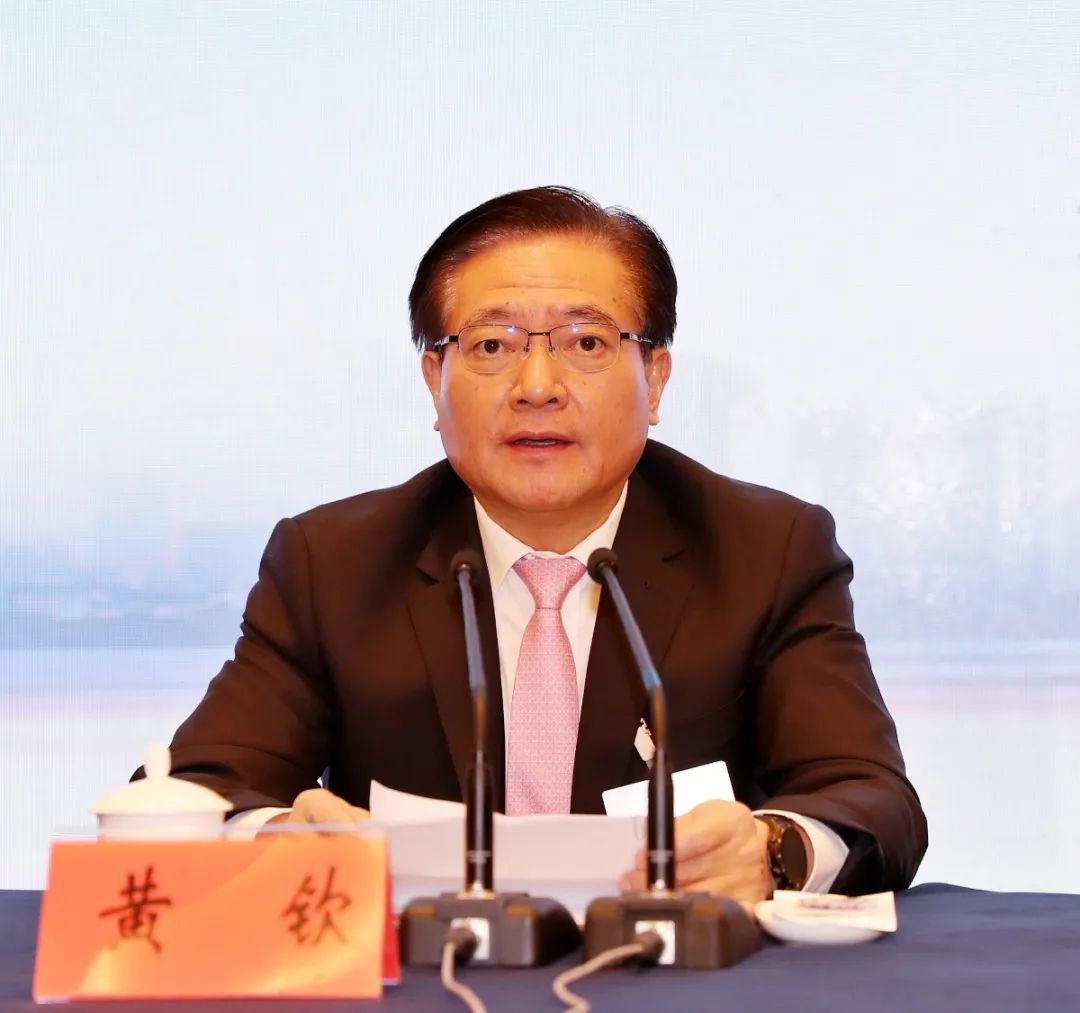 黄钦感谢与会嘉宾长期以来给予无锡法学事业发展的关心和支持