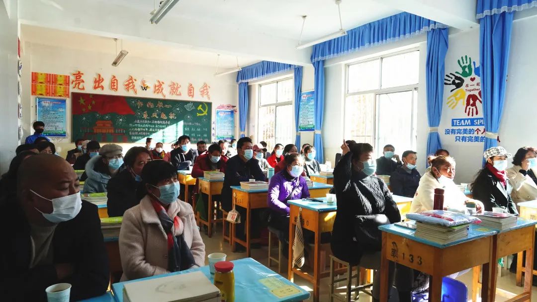 近日,肃南县职教中心召开全校2020年秋学期家长会.