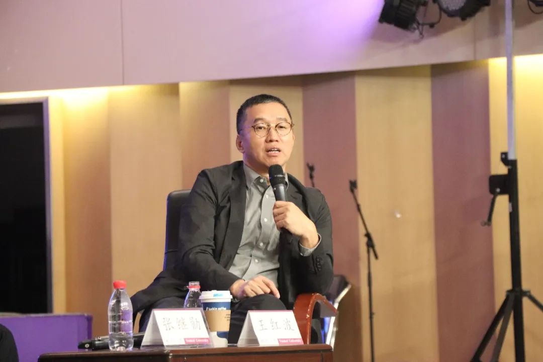 王红波校友回母校捐课讲述使命与创新的联系