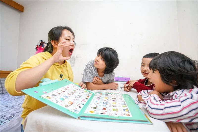 和田兄妹学汉语长兴社工亚克西