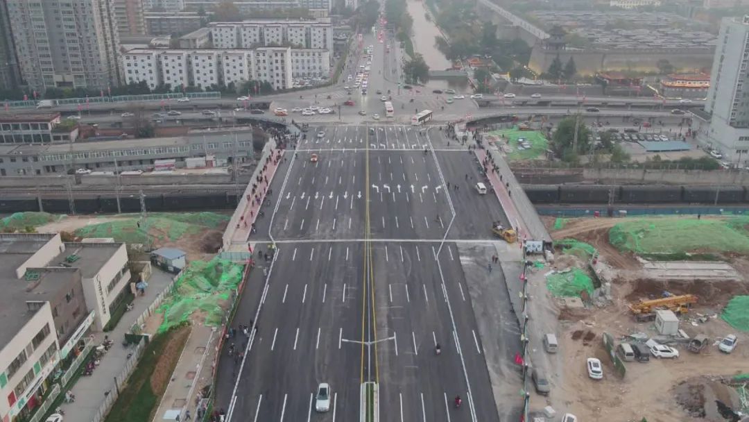 西安太華路跨隴海鐵路立交橋順利通車