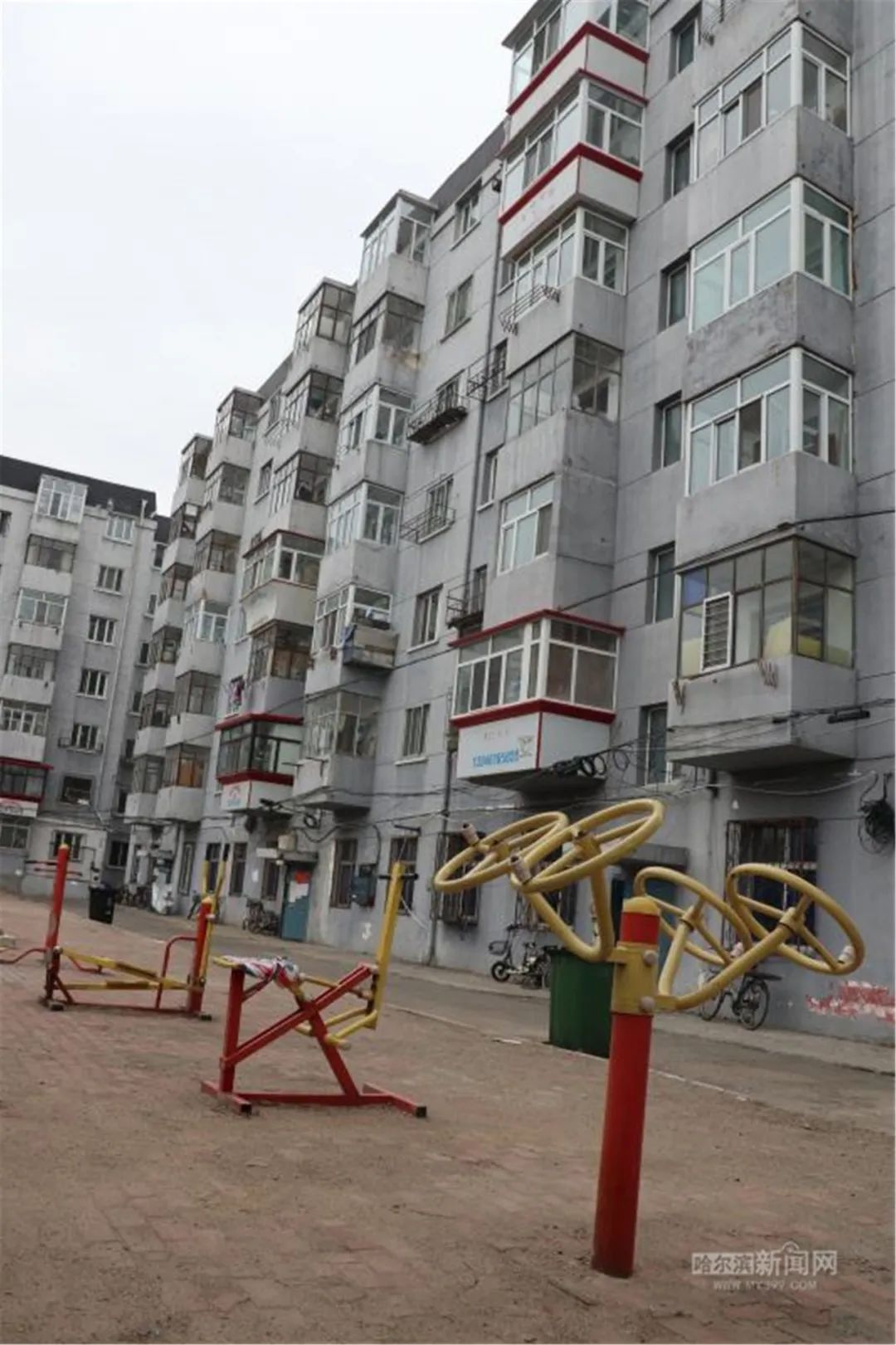 平房区这两个老旧小区改造年底前完工涉及5栋楼326户