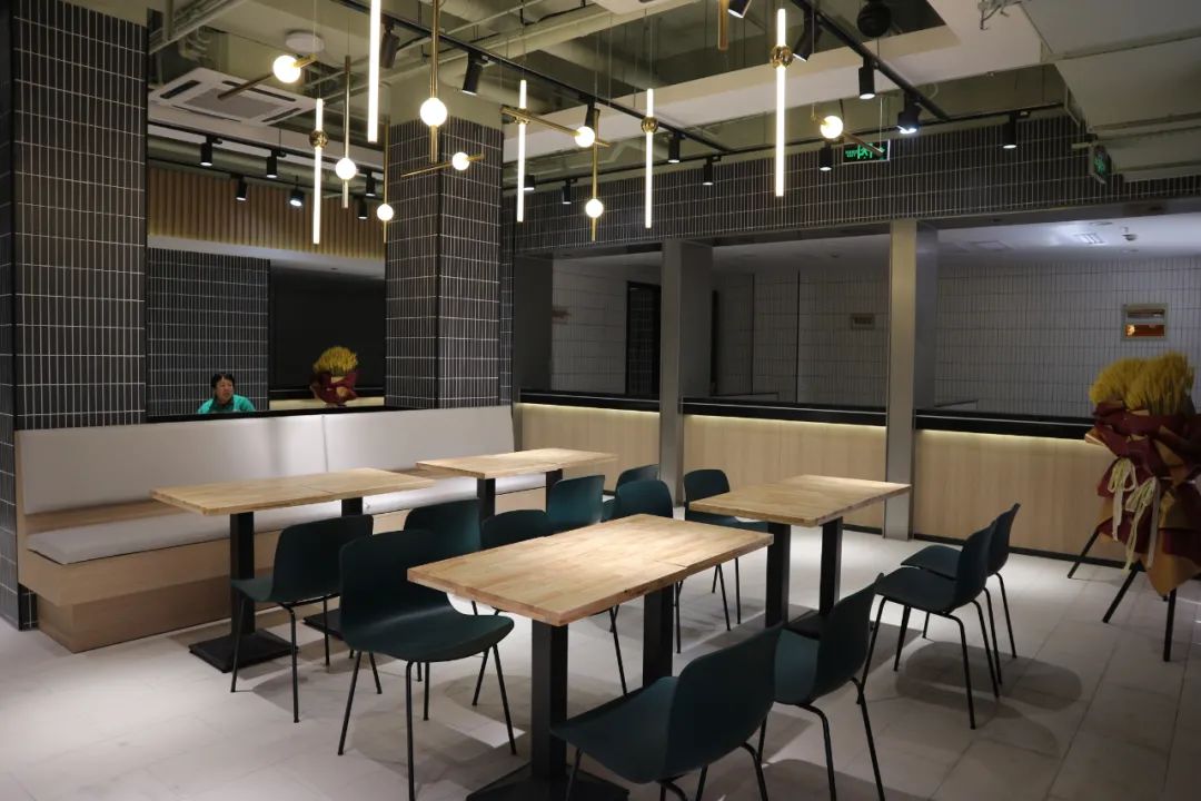 长宁新增一家大型菜场内设共享餐厅就在