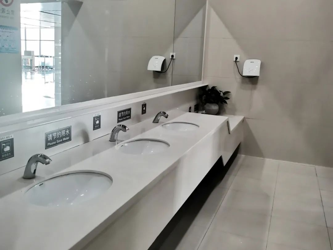 广西高铁站里竟藏着星级厕所全是冷门黑科技