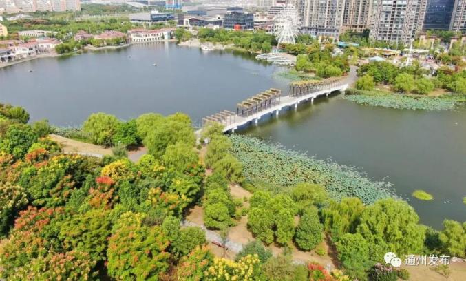 南山湖公园占地面积约52万平方米,绿化面积20多万平方米,已成为市民