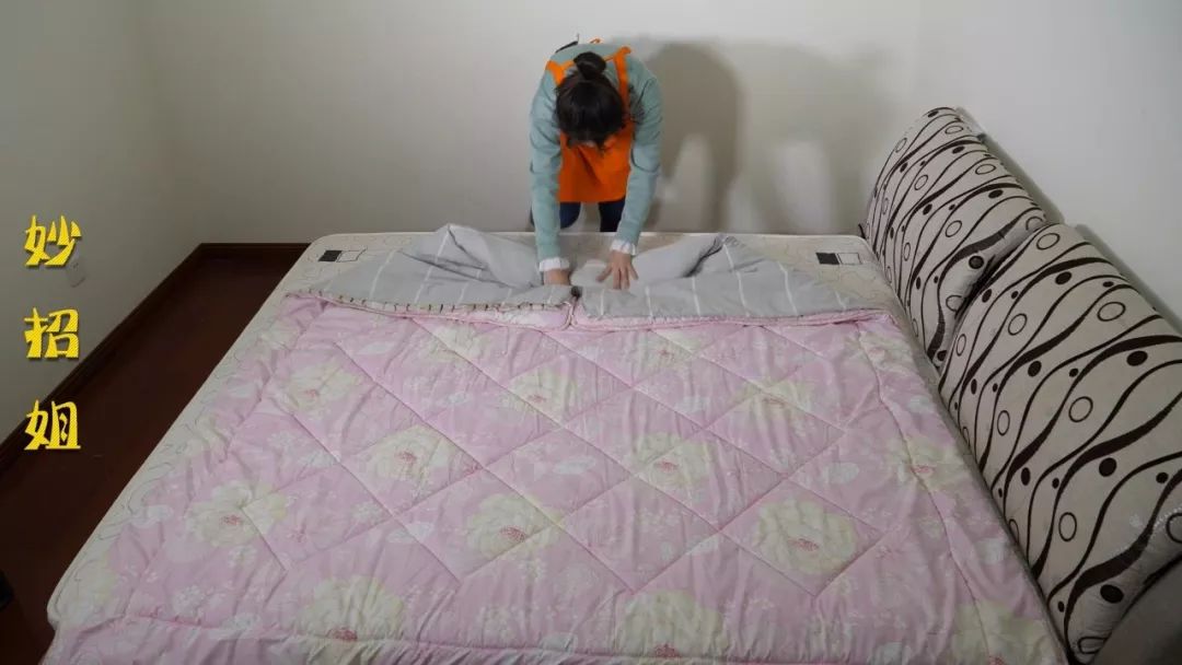 怎样换被罩最快教你一招10多斤厚被子1分钟搞定