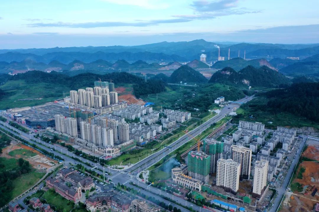 金沙县新城区一角"十三五"期间,金沙县坚持把生态优先绿色发展作为