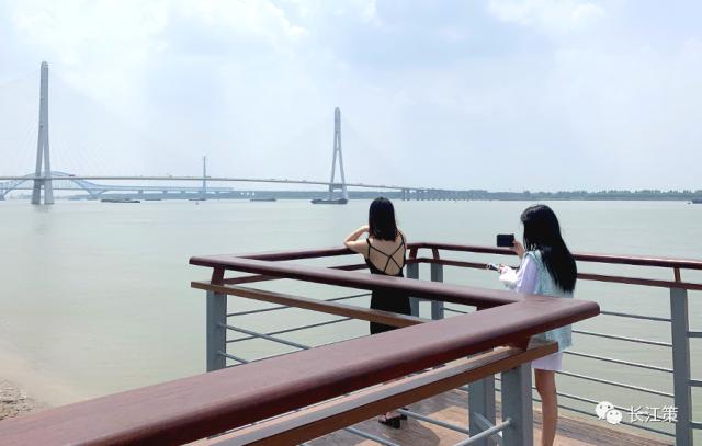 江苏长江村经济总量_江苏长江夜景图片(3)