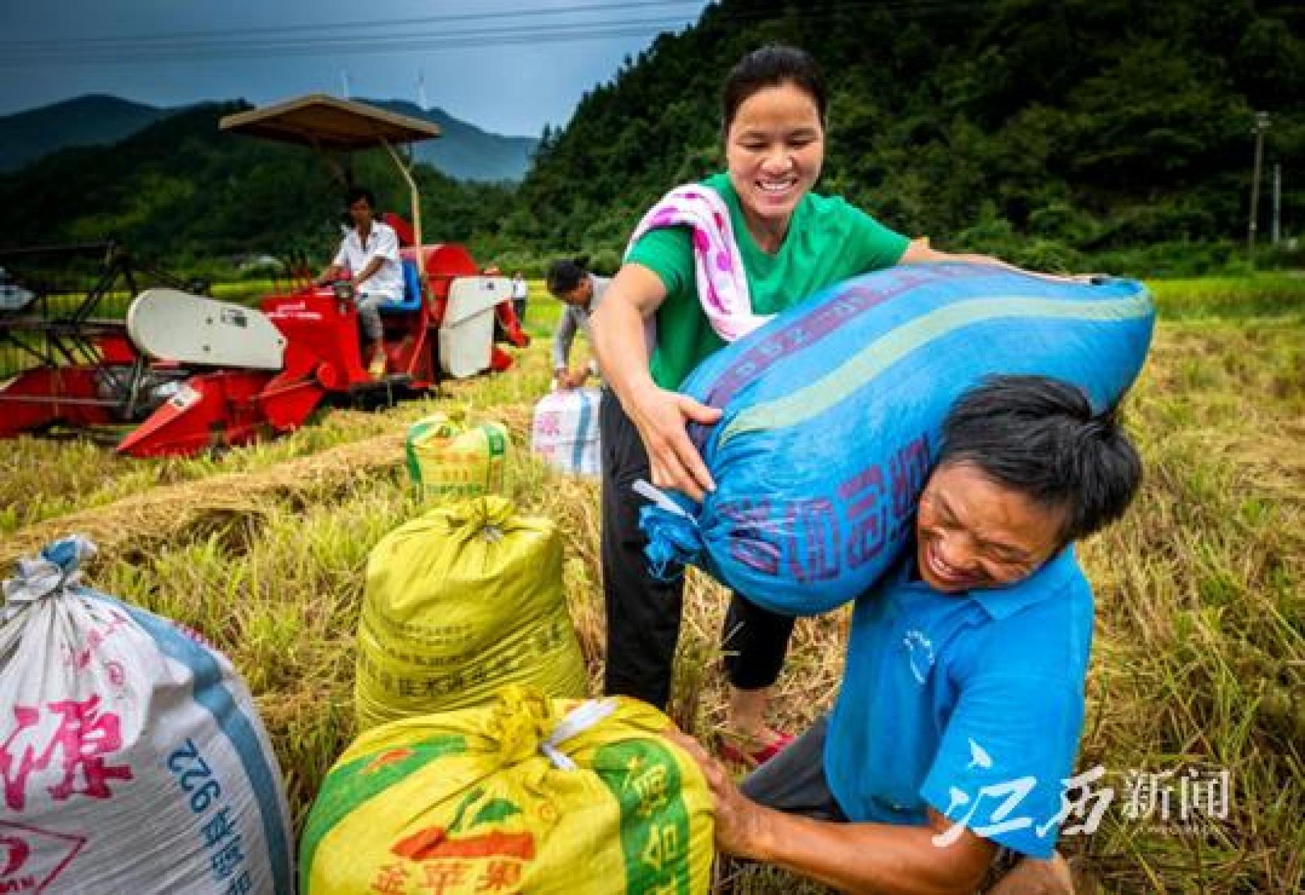 脱贫攻坚看万安丨那些画面让人感动