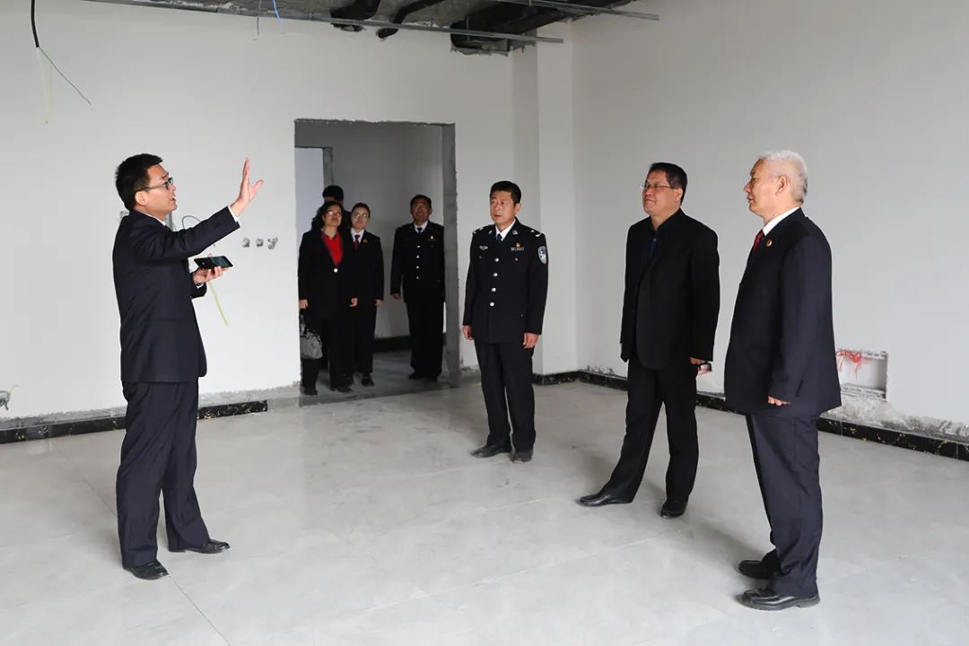 济南市城郊地区人民检察院检察长高成华,监狱领导陈友庆,张心勇