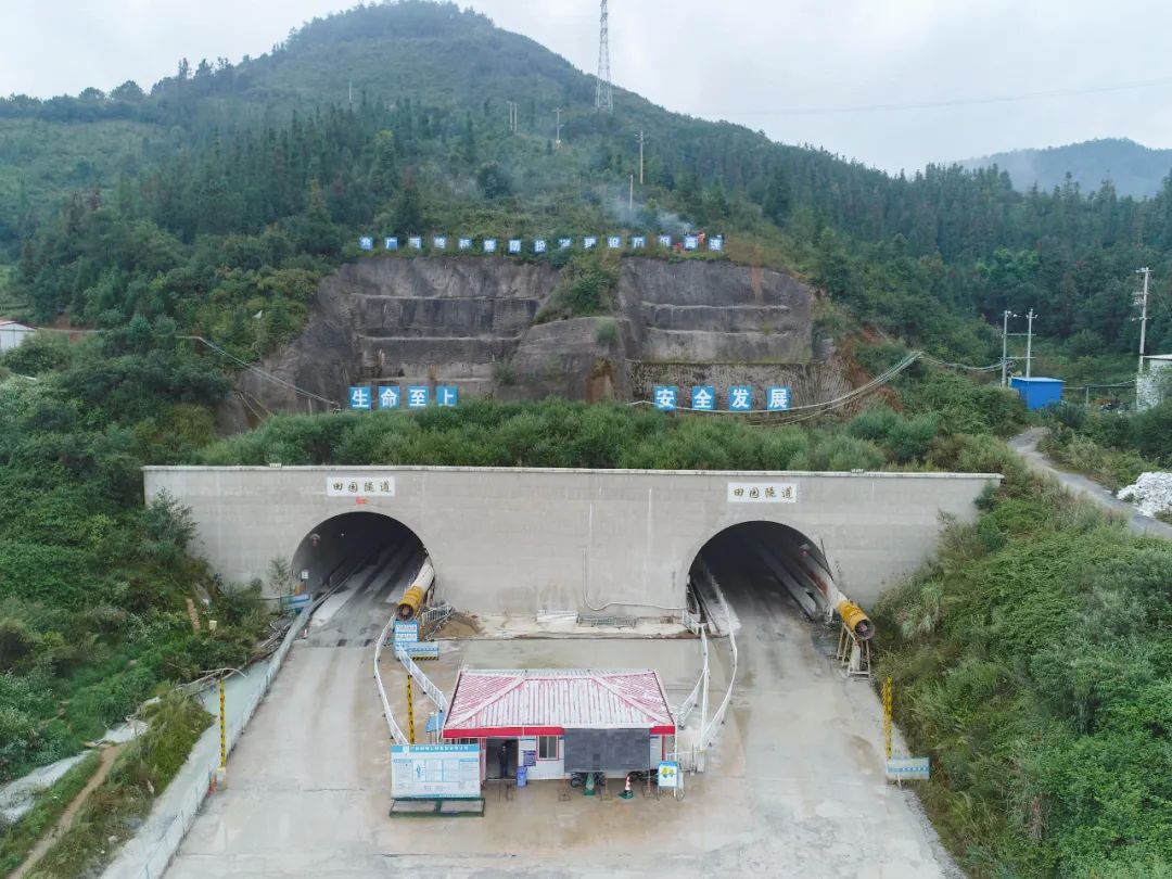 九江小池过江隧道图片