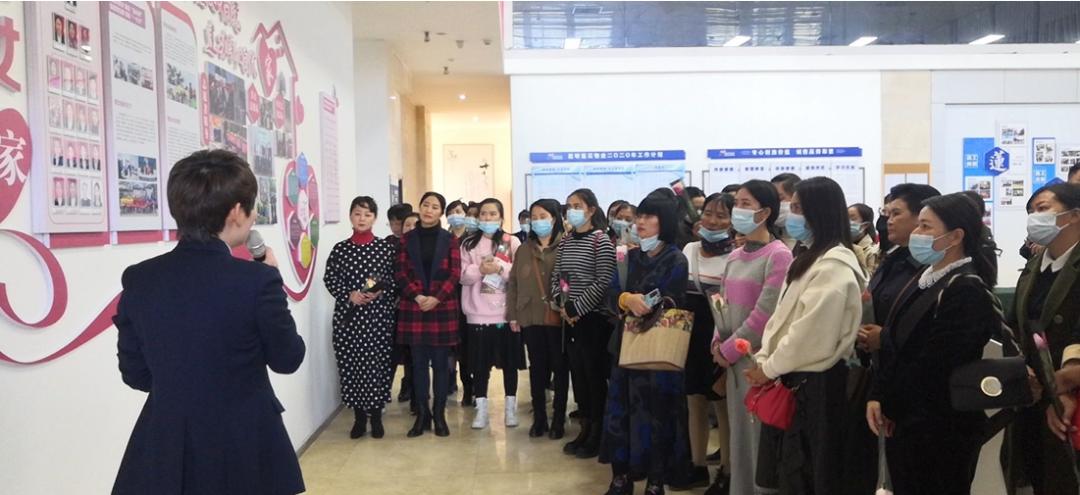 云南省“两新”组织妇联组织当真人培训班在昆明成功进行