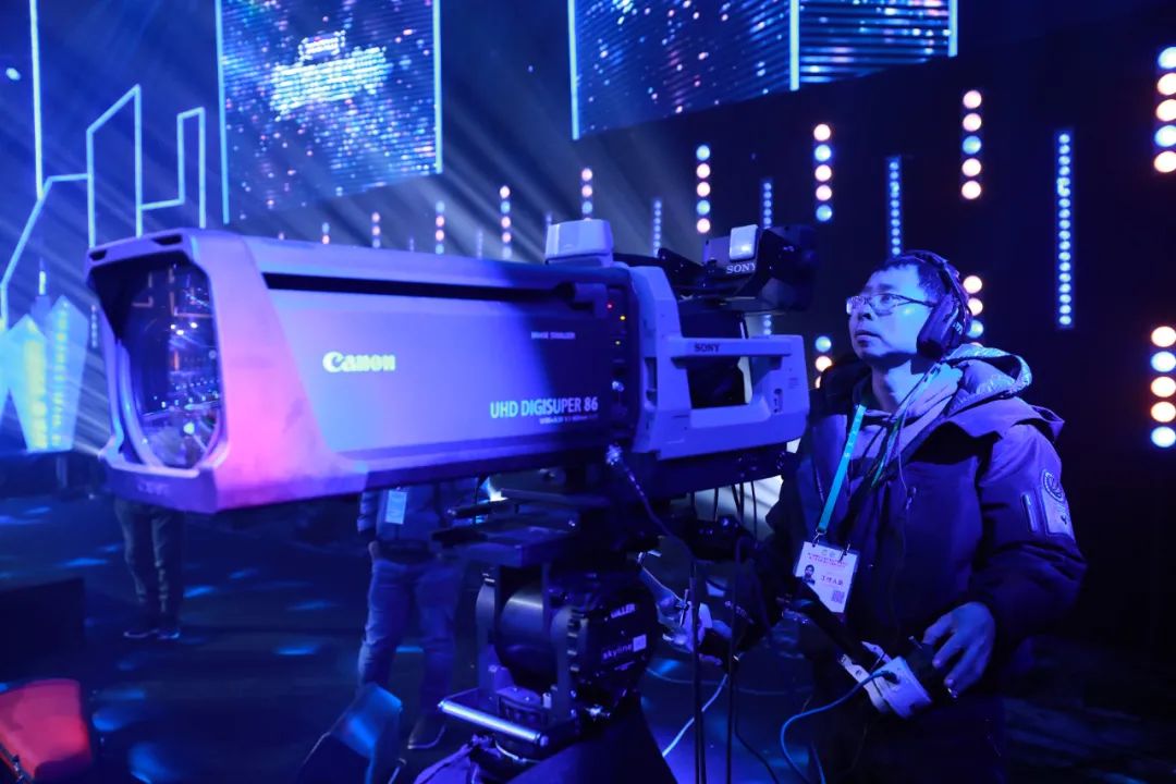 黑龙江广播电视台全网推出冰上文化综艺《与冰共舞》