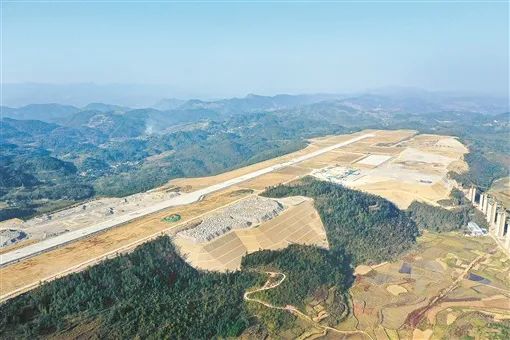 74 湘西里耶机场计划2021年8月完成校飞,2021年底实现试飞通航.
