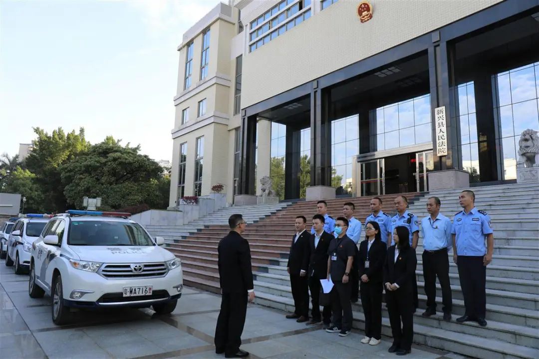 12名执行干警和司法警察分别深入罗定生江镇,连州镇,素龙镇,黎少镇4个