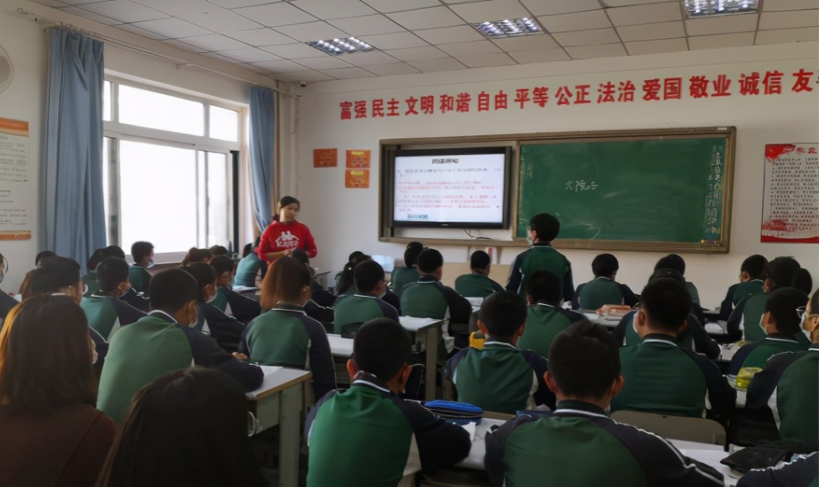 六枝特区实验中学赴大连市开展学习交流研讨活动