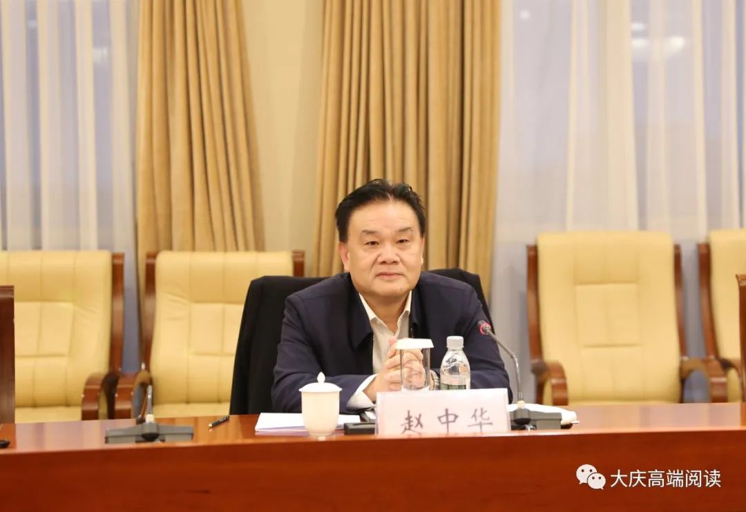 何忠华会见中铁九局赵中华一行