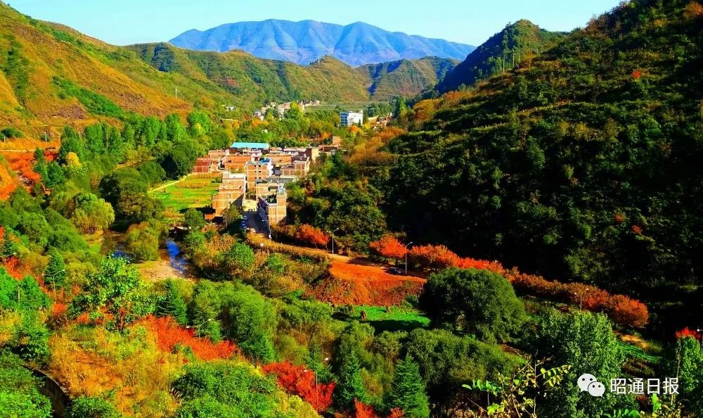 影像| 郑远见:秋天染过的渔洞水库_澎湃号·媒体_澎湃新闻-the paper