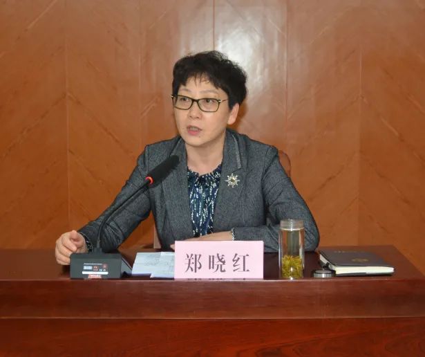 县委常委,统战部部长郑晓红主持会议并作会议小结,她围绕统一战线如何