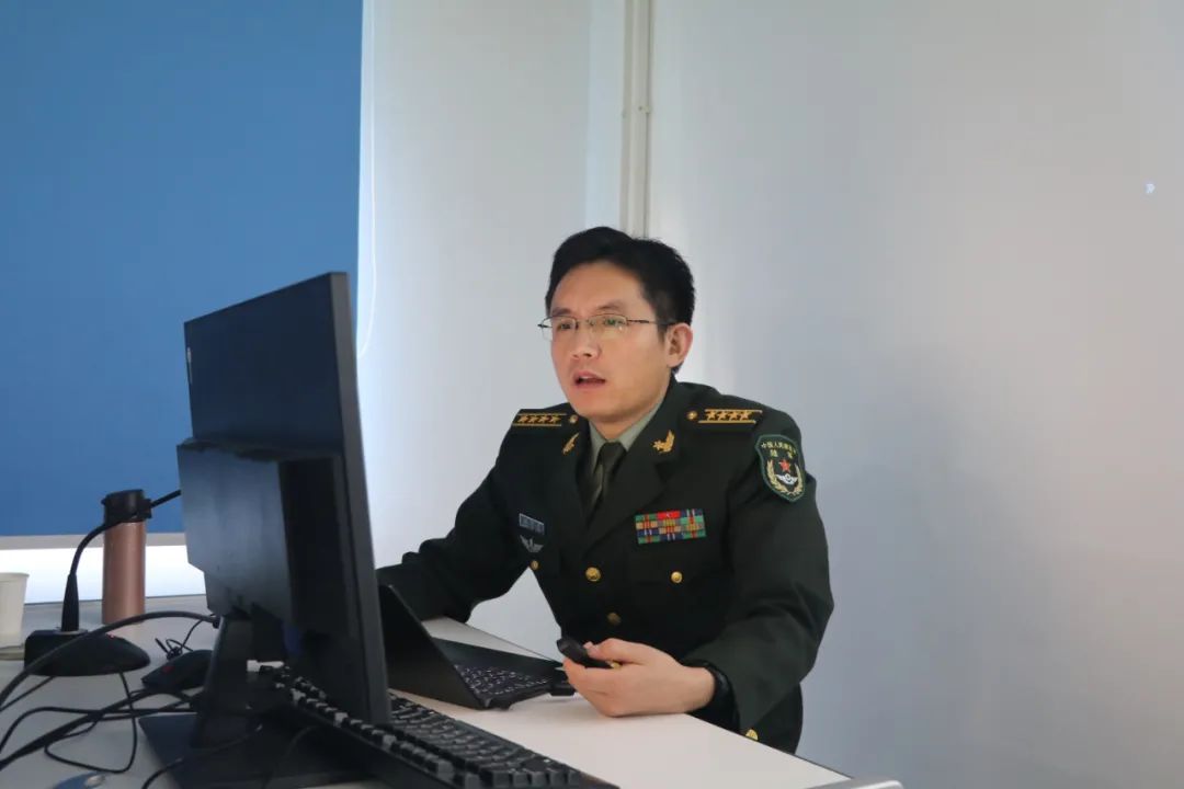 集训队精心筹划,聘请陆军工程大学,陆军指挥学院和国际关系学院等军队