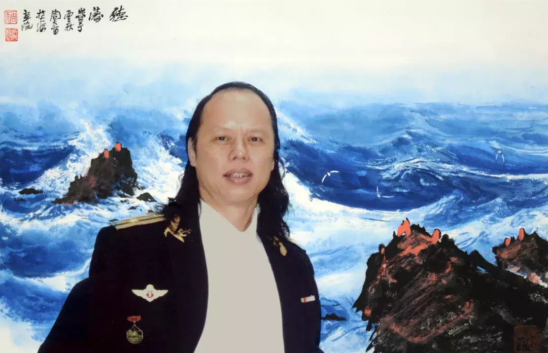 大海画家周智慧笔墨掀起滔天浪励志创新画海魂