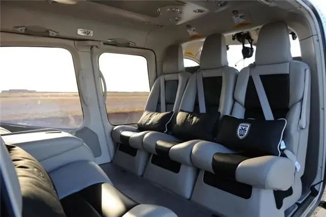 承载城际接驳服务的机型为贝尔407直升机,贝尔407直升机集坚固可靠与