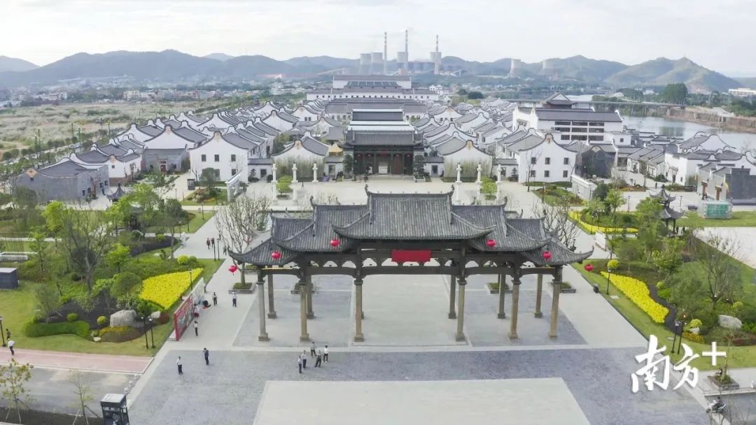 文旅打造华南文旅新标杆12月25日客都人家客乡老街原乡剧场开业迎客