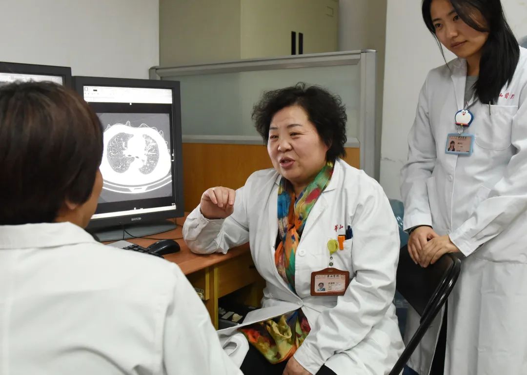 耿道颖教授的研究方向是中枢神经系统影像学,探究生命"最高司令部"的