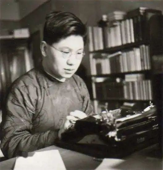 鲁迅眼中坚韧的诗人翻译家,深信困境时最有效的是工作而等待