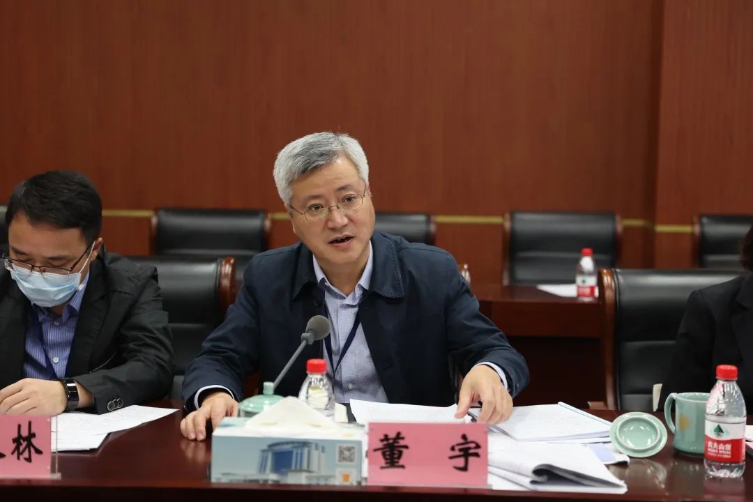 座谈会,最高法院政治部副主任,新闻局副局长李广宇出席会议并作讲话