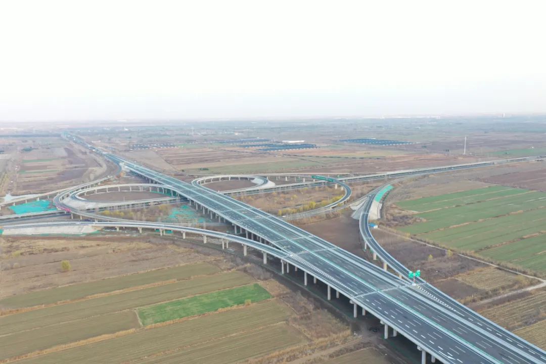 津石高速公路天津西段项目全线位于天津市静海区,东起胡辛庄互通立交