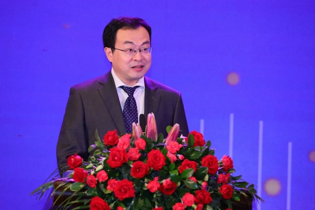 商务部服务贸易和商贸服务业司二级巡视员王旭阳,解读了疫情下我国